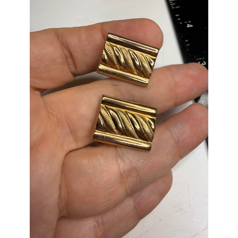 Pioneer Gold Tone Rectangular Textured Diagonal Ribbed Toggle Back Cufflinks - Picture 4 of 4